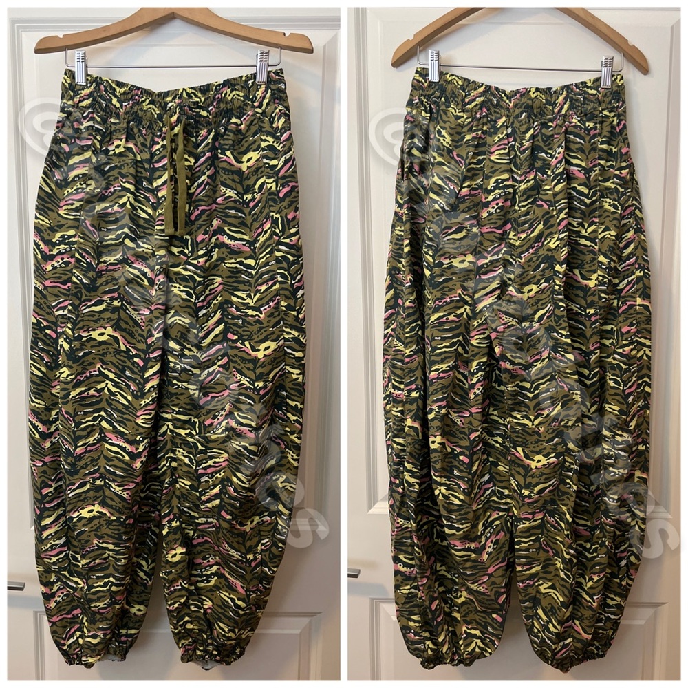 NWOT Free People Zephyr Printed Pants Olive M - Picture 2 of 11